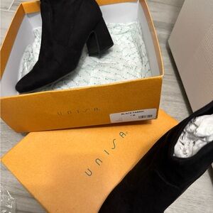 Unisa Black Heeled Boots for Women